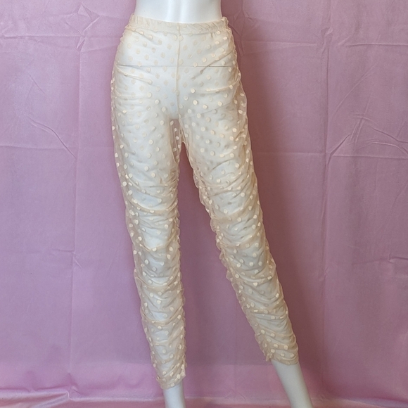 Boohoo Nude Peach Colored Dobby Mesh Sheer Polka Dot Ruched Leggings size 8 - Picture 1 of 8
